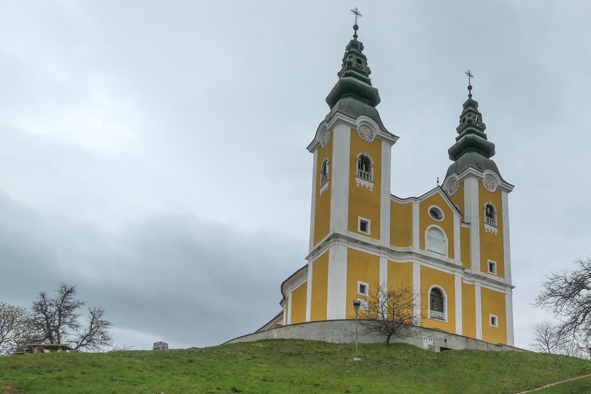 <span style=color:#f69e04;>GORA OLJKA</span>